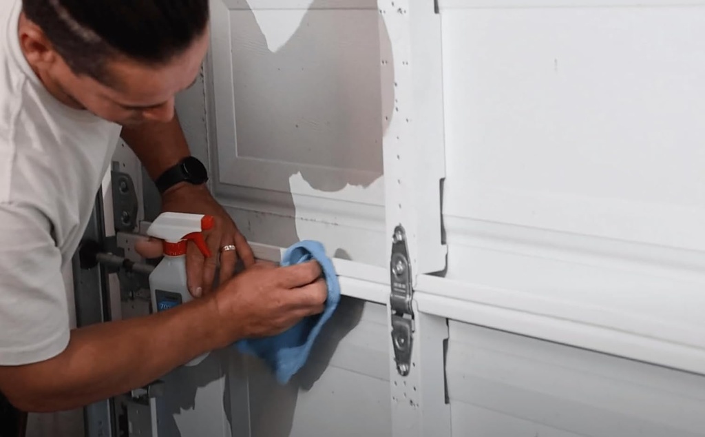 premium-garage-door-insulation-kit---one-2.jpg