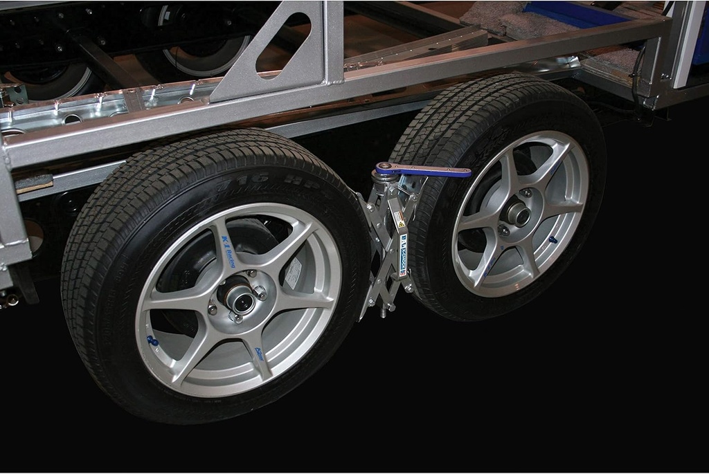 x-chock-wheel-stabilizer---pair---one-ha-2.jpg
